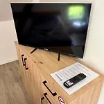 Oberdeck Fuer 4 Personen, Wifi, Parkplaetze Uvm Appartement
