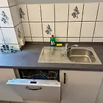 Oberdeck Fuer 4 Personen, Wifi, Parkplaetze Uvm Appartement