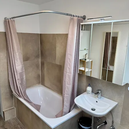 Appartement Oberdeck Fuer 4 Personen, Wifi, Parkplaetze Uvm Brokstedt