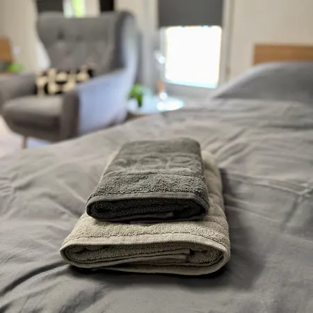 Oberdeck Für 4 Personen, Wifi, Parkplätze Uvm Brokstedt