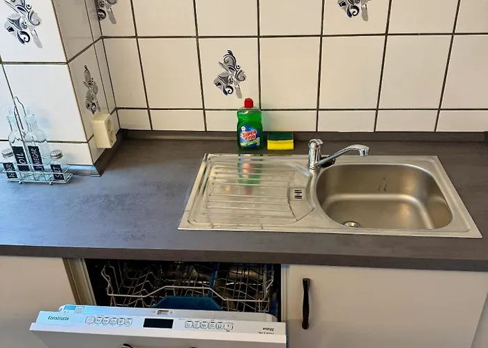 Oberdeck Fuer 4 Personen, Wifi, Parkplaetze Uvm Appartement
