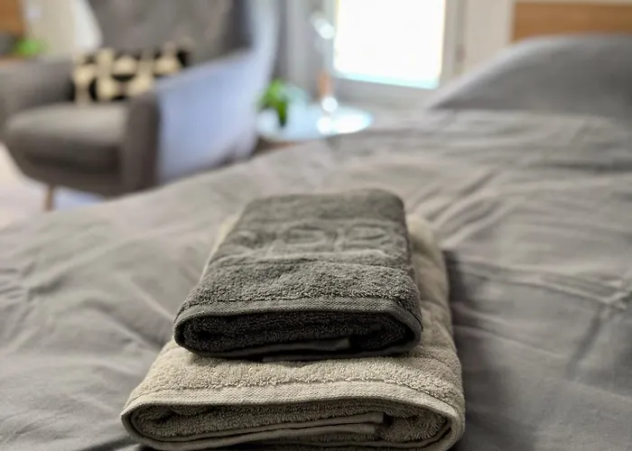 Oberdeck Für 4 Personen, Wifi, Parkplätze Uvm Brokstedt